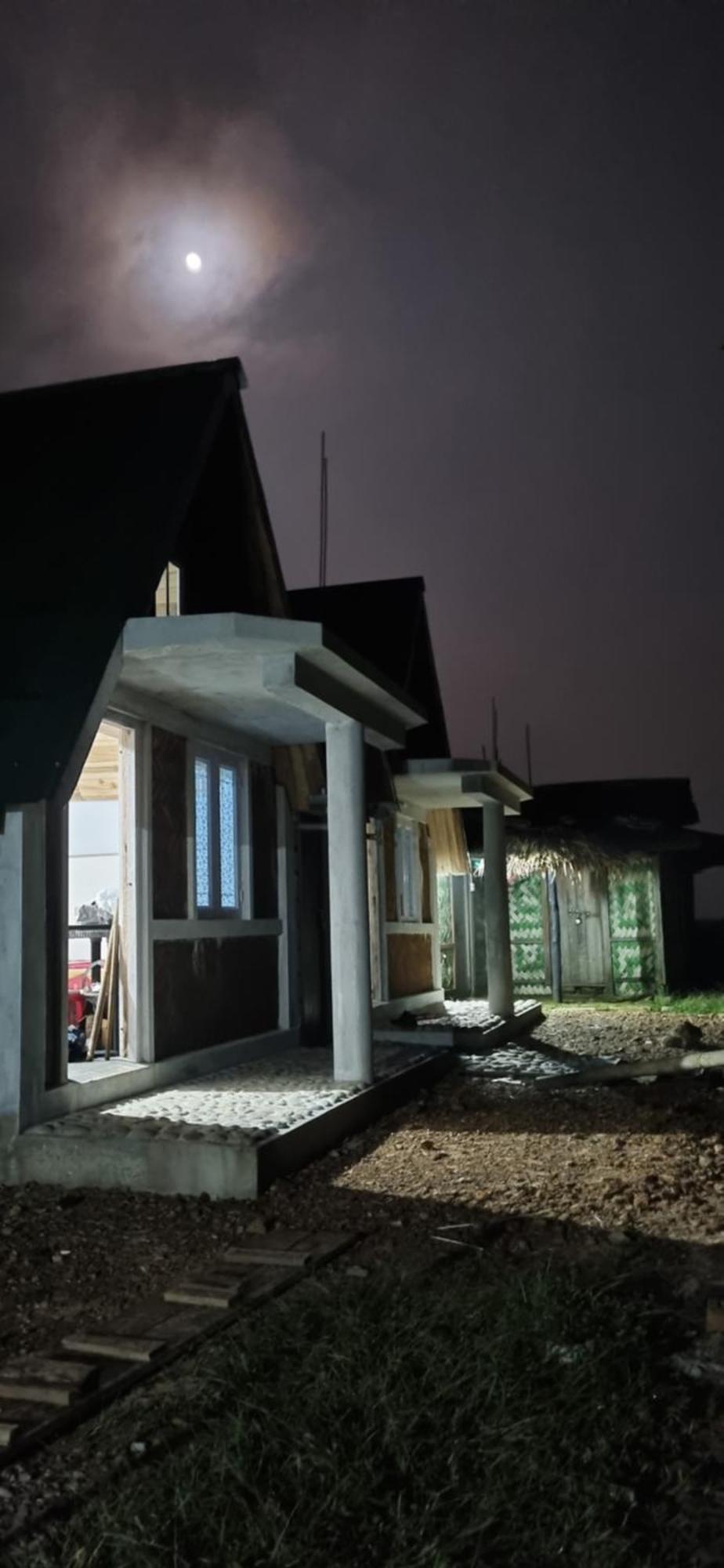 I Basa Homestay Sohrarim ภายนอก รูปภาพ